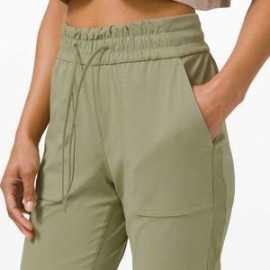 Lululemon Beyond the Studio Jogger in rosemary green size 16